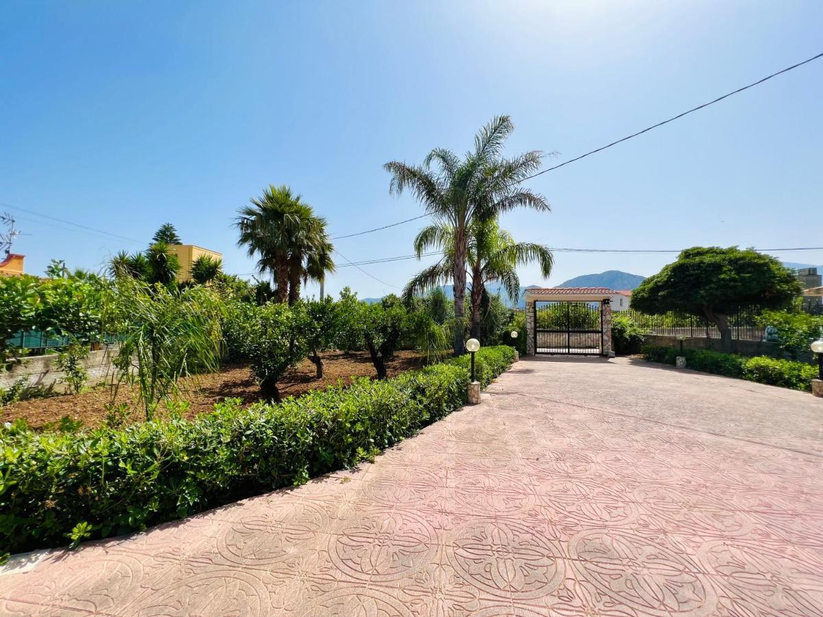 Villa Genova Carini Buitenkant foto